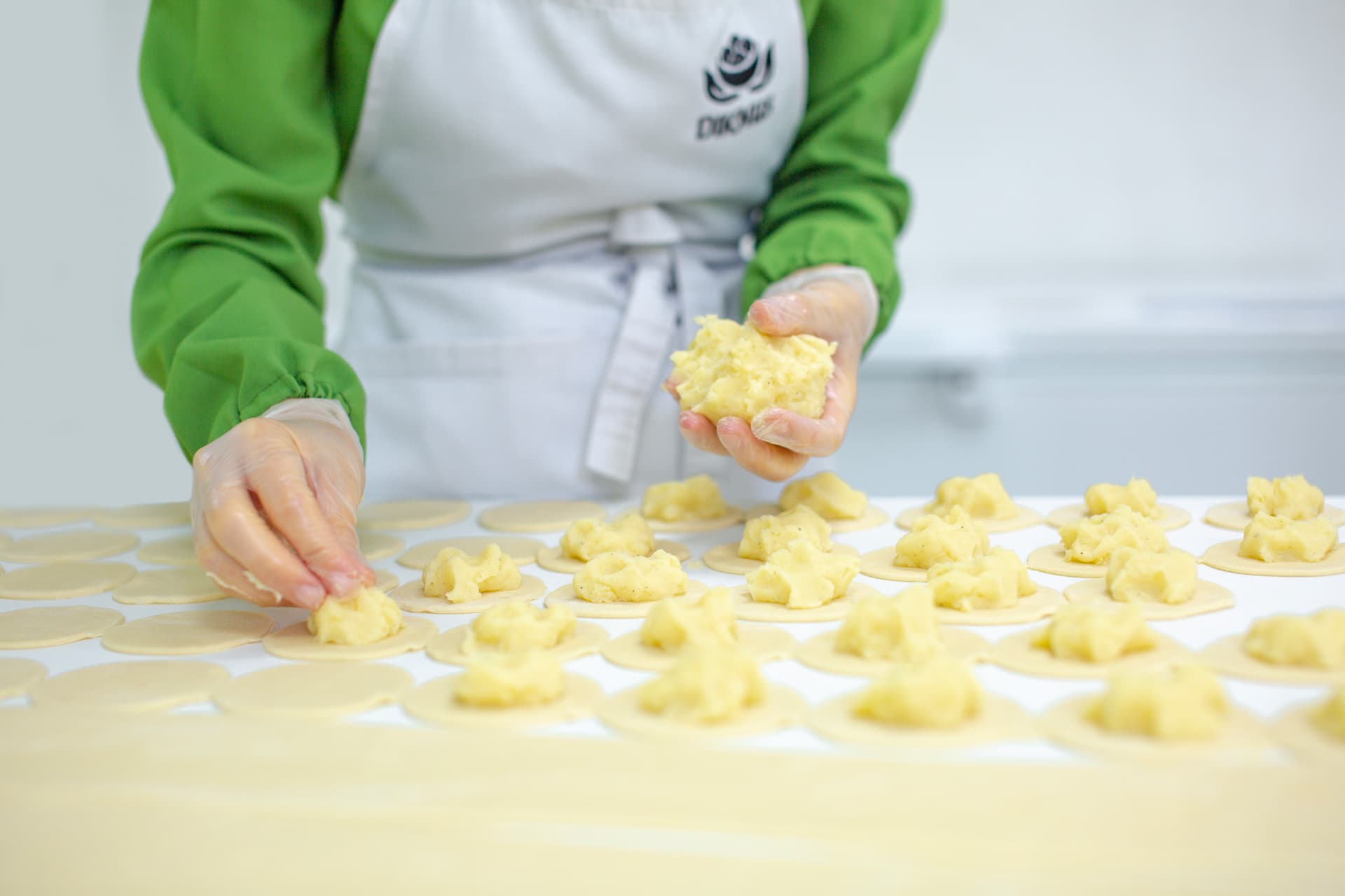 Patatesli mantı — elle doldurma